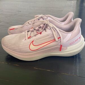 Lightly Worn Nike Winflo Sneakers